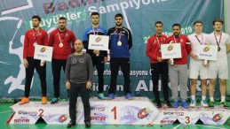 İhlas Koleji öğrencisi badmintonda Türkiye üçüncüsü oldu