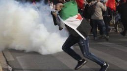 Yunanistan’da İsrail karşıtı göstericilere polis müdahale etti