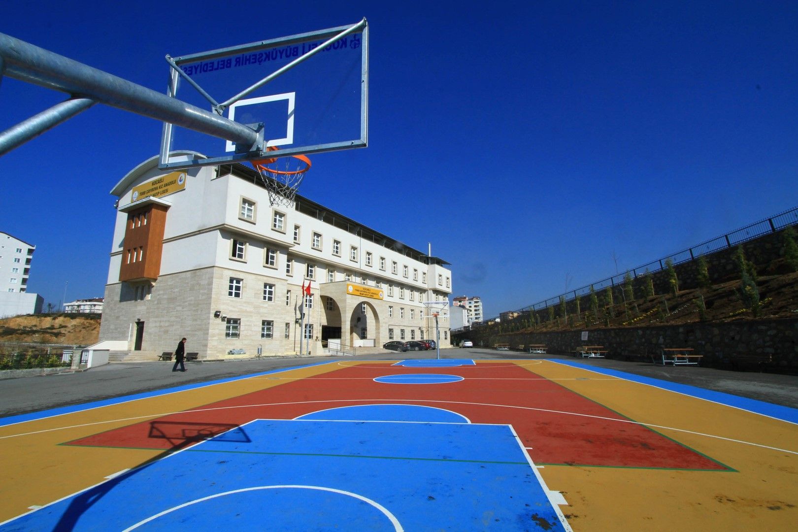 Kocaeli’de 70 Okula Basketbol Sahası!