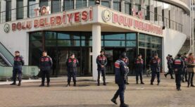 Bolu Belediyesi'nde arama! 3 kişi gözaltına alındı