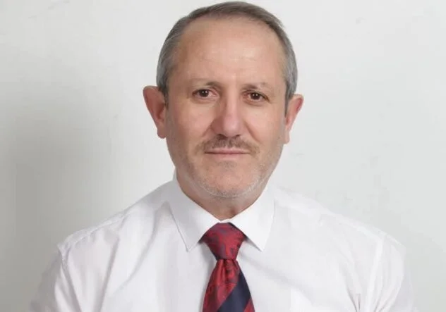 İNSAN; İnsan Yüzünden Kazanıyor, Kaybediyor.